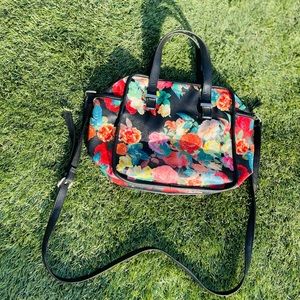 ⛄️🎄Nine West floral bag. (Pre-owned)